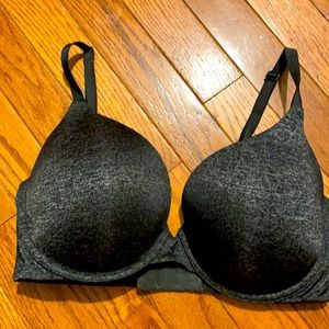 Victoria secret bra 34DD used great condition